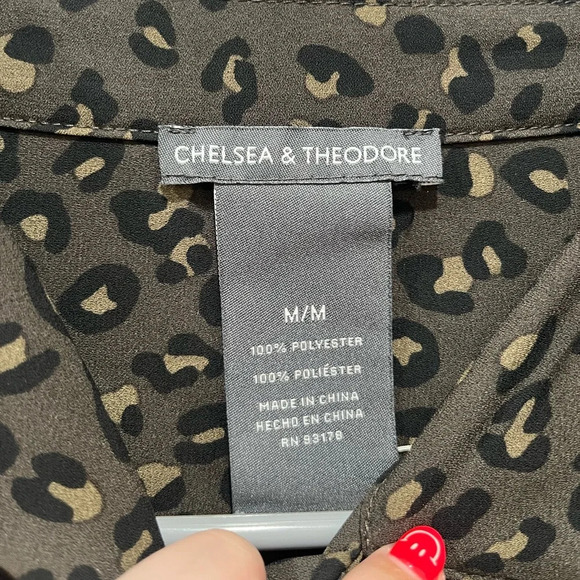 Chelsea & Theodore leopard print long sleeve button up top - Picture 2 of 5